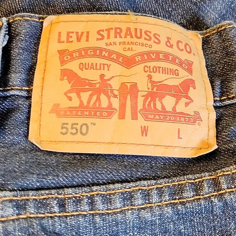 Levis 550 Mens Distressed Blue Denim vintage Jeans Never Worn Waist 44